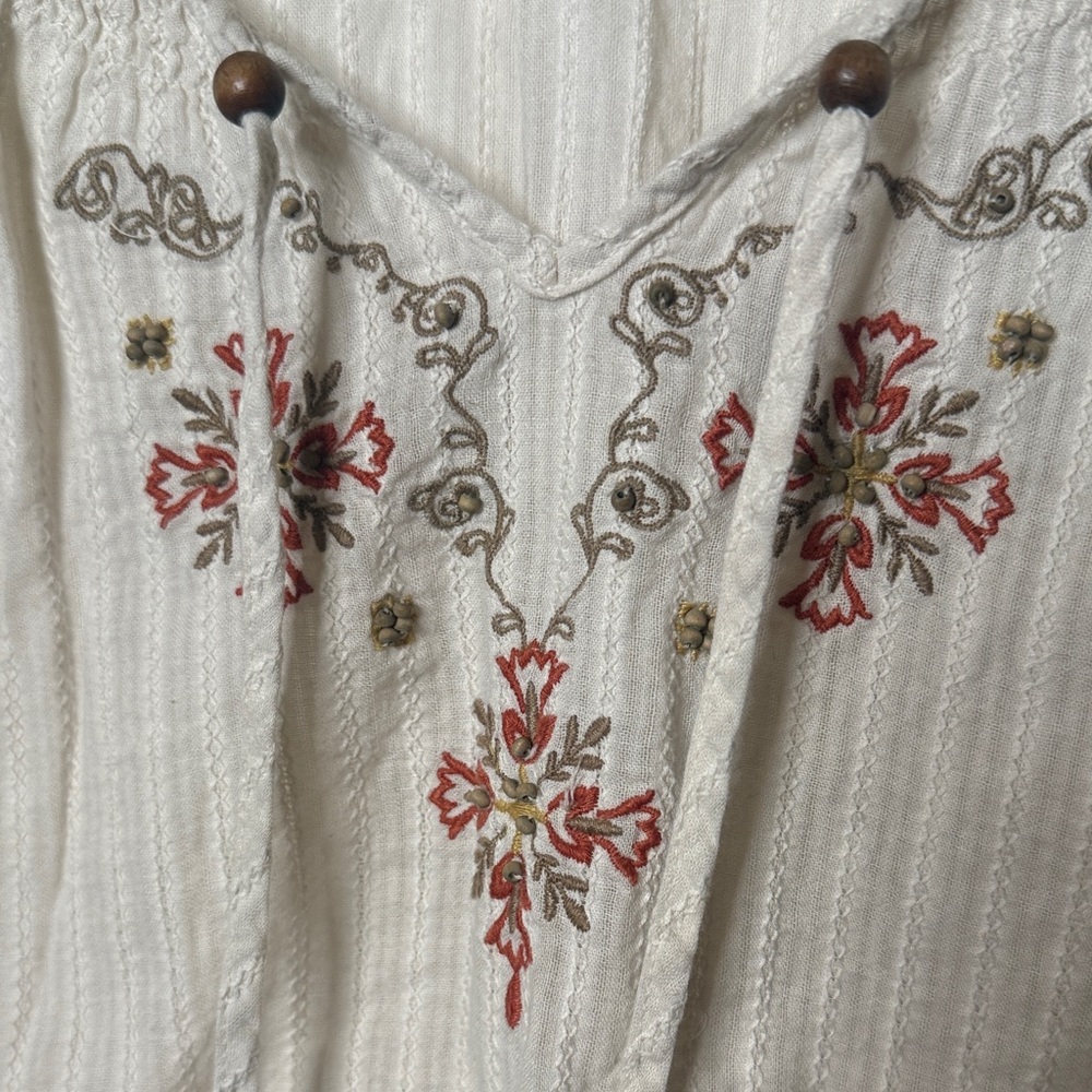Embroidered Cream Peplum Sleeveless Tank Top - Picture 7 of 8